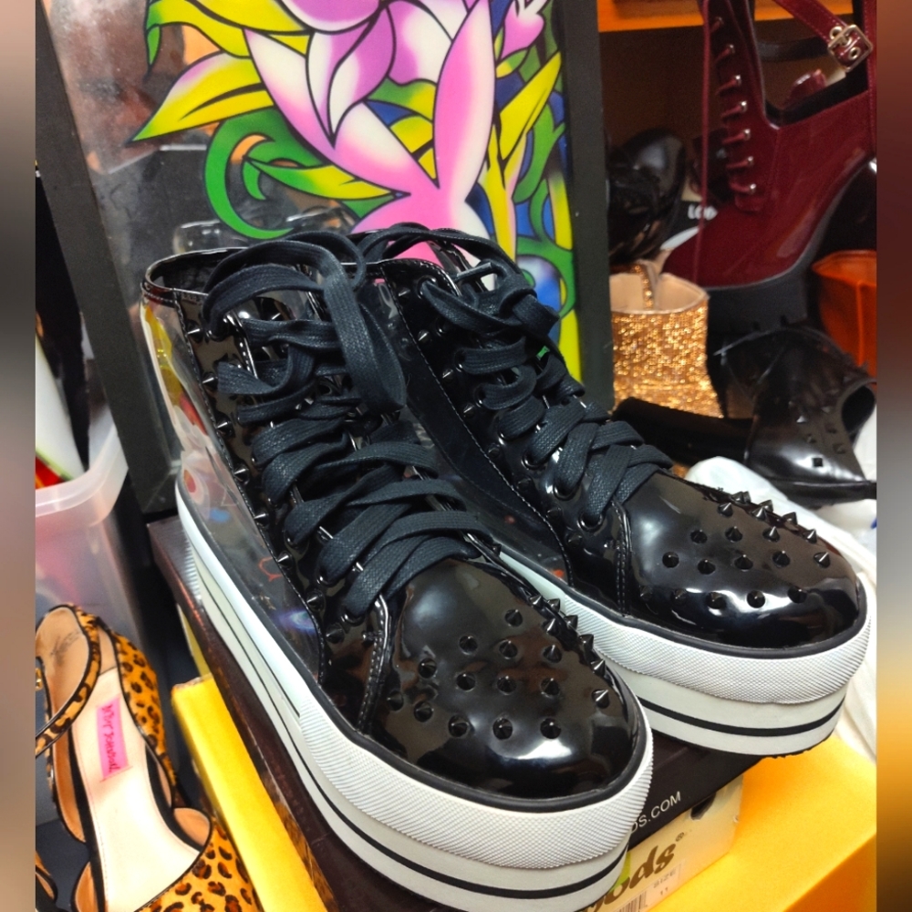 Ladies shoes